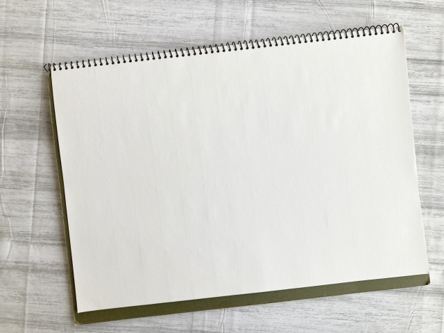 紙をまっすぐにする方法まとめ！ 失敗しない伸ばし方と注意点も紹介